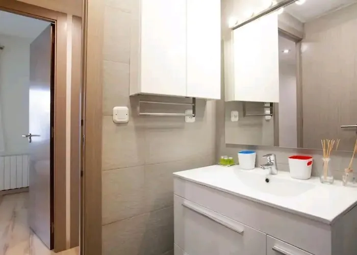 Centric Gran Via 5 *